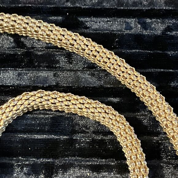 Vintage Chunky Goldtone Mesh Chain Magnetic Front Clasp Necklace & Bracelet Set - Picture 8 of 12